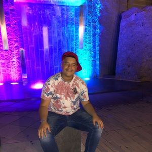 Meet your Posher, Luis